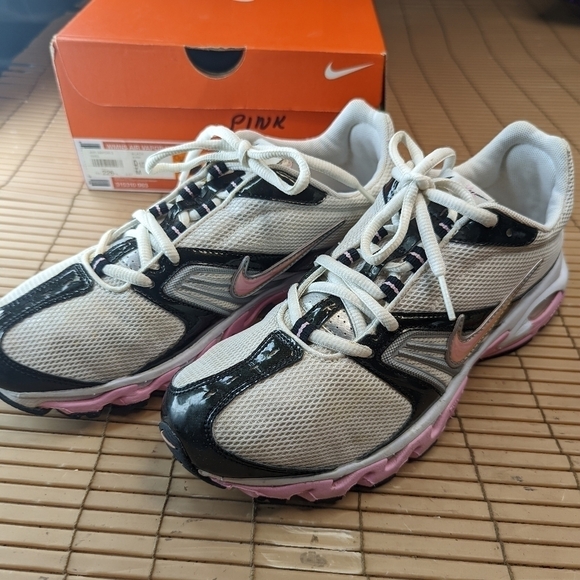 Nike Air BRS1000 Trail Running Womens Size 9. With original box. - Picture 2 of 10